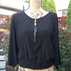 Jennifer Lopez black zip top small